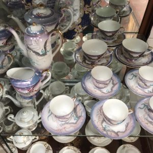 Servizio da tè in porcellana con disegno del drago